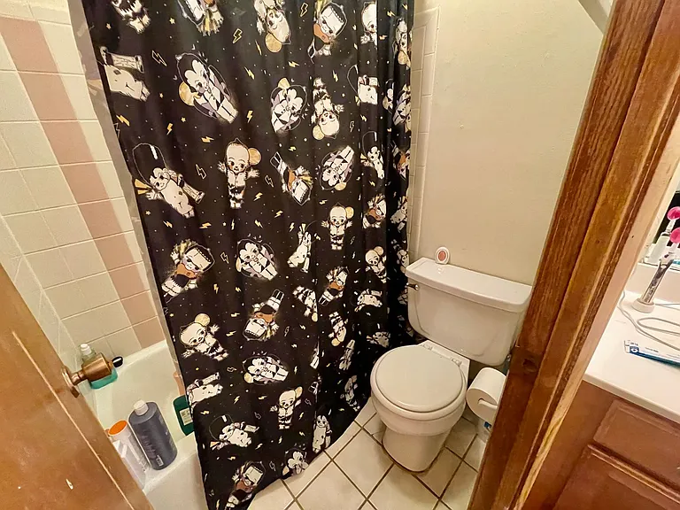 3445 N Oakland Ave — Photo 11