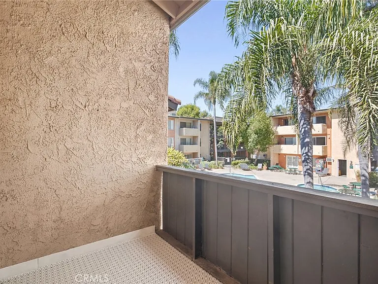 15425 Sherman Way #211 — Photo 19