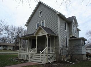 301 S 3rd St, Elburn, IL 60119