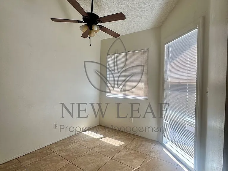 2361 Maryhelen St #102 — Photo 12