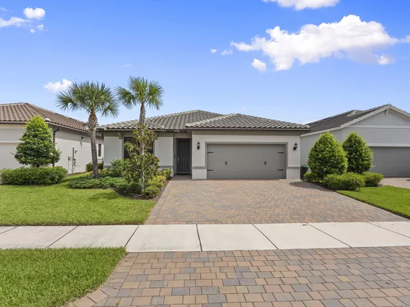 535 SE VILLANDRY Way, Port St Lucie, FL 34984