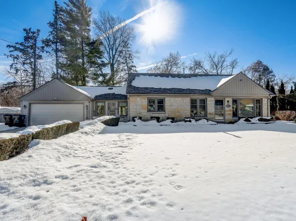 12435 West Needham DRIVE, New Berlin, WI 53151