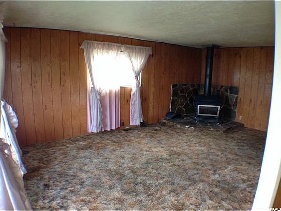 3rd image of 1019 W Shields Ln