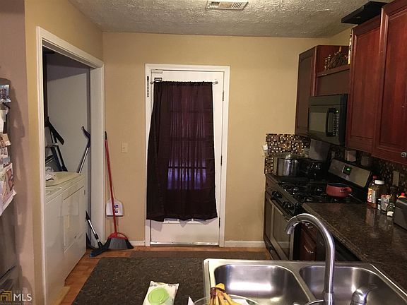 4th image of 343 Autumn Lake Dr