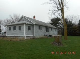 1062 S Colling Rd, Caro, MI 48723