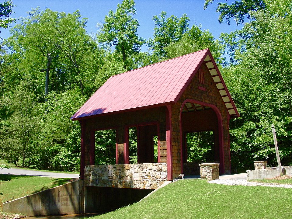 1st image of 4004 Spring Lake Dr