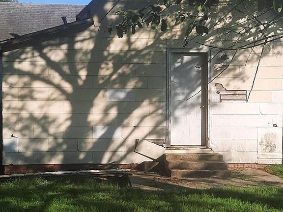4th image of 409 S Flanner St