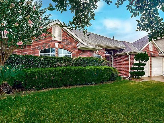 3rd image of 15219 Mountain Heights Dr