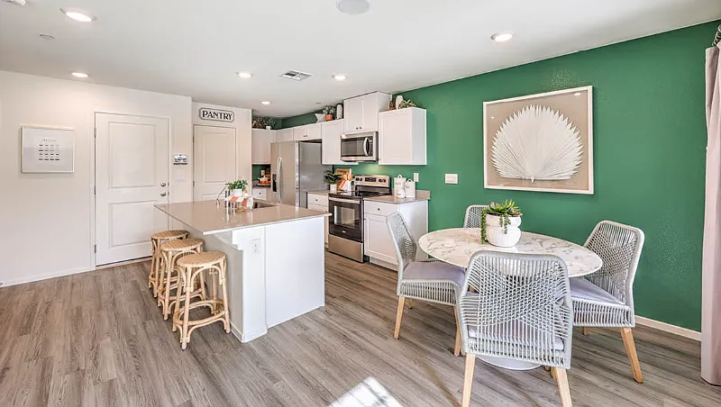Newer 3-Bedroom, 2-Bath Townhouse with Poolside Location — Photo 4