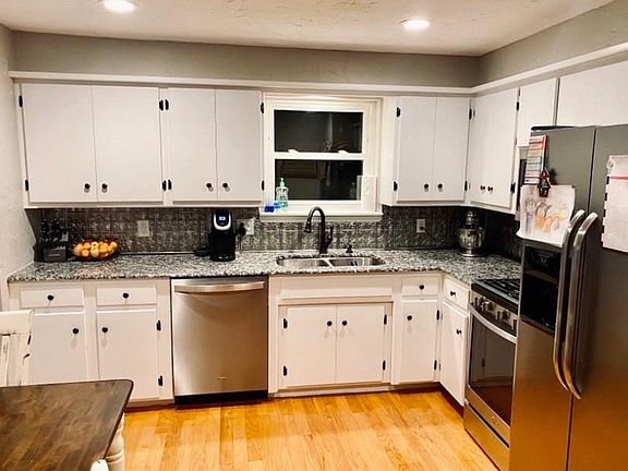 2nd image of 915 NW 5th St