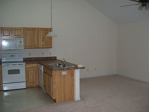 2nd image of 118 Lincoln Place Cir