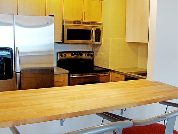 5th image of 4343 N Clarendon Ave APT 1714