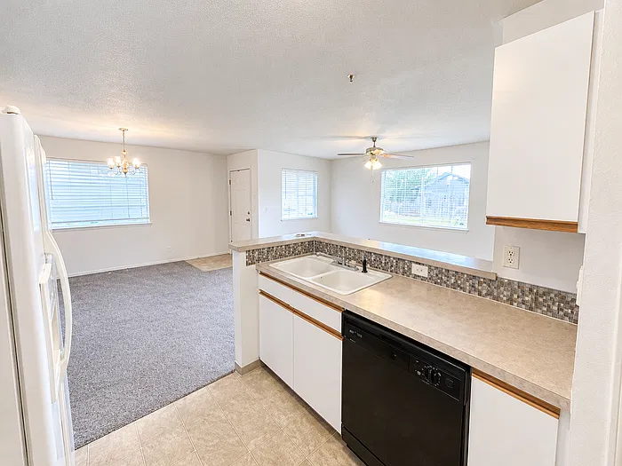2 bed, 2.0 bath, $1,450 — Photo 3