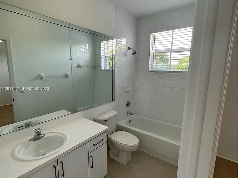 10945 NW 43rd Ln #10945 — Photo 8