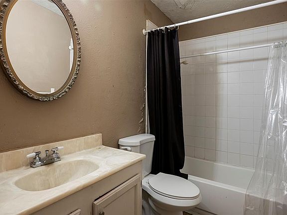 5th image of 1824 Chamberlain Dr