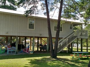 509 W 12th St, Carrabelle, FL 32322