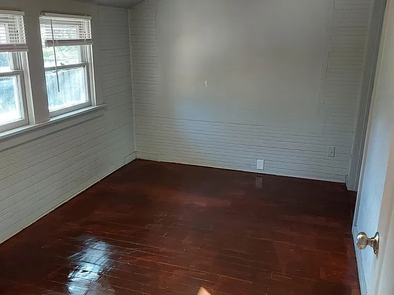 850 NW Polk Ave — Photo 5