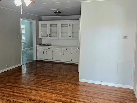 3rd image of 1209 George St