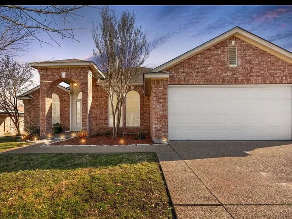 724 Pebble Creek Dr