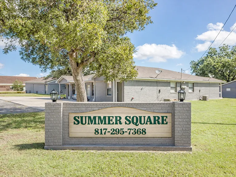 Summer Square Apartments — Photo 16