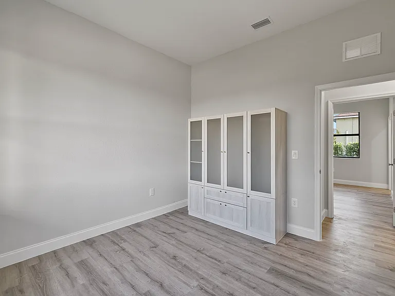 4701 Leonard Blvd S — Photo 18