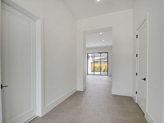 5th image of 901 Upland Rd