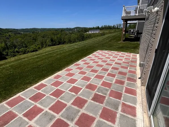 437 Greenwood Dr, Canonsburg, PA 15317