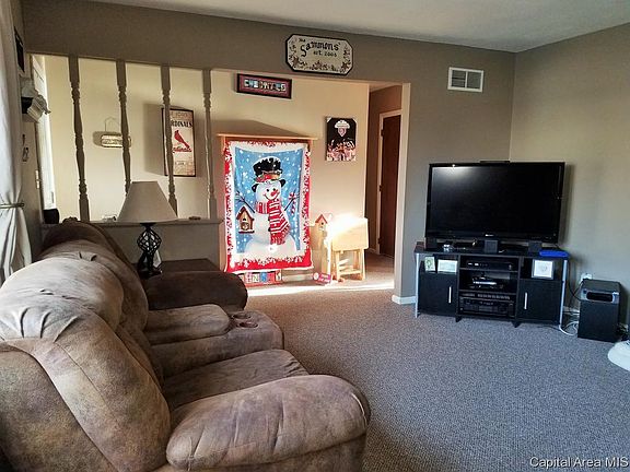 2nd image of 387 Kings Canyon Blvd