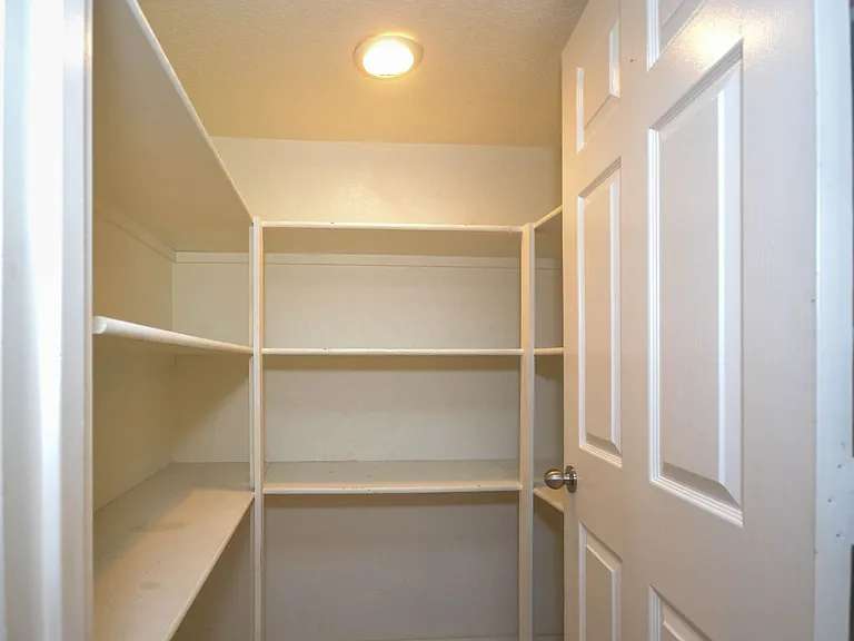 2911 Country Club Dr — Photo 13