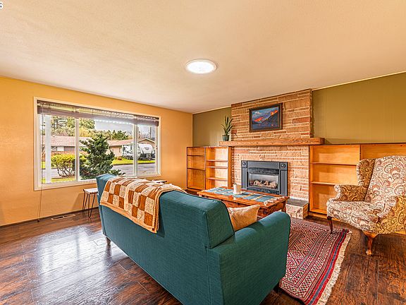 4th image of 421 Woodlane Dr