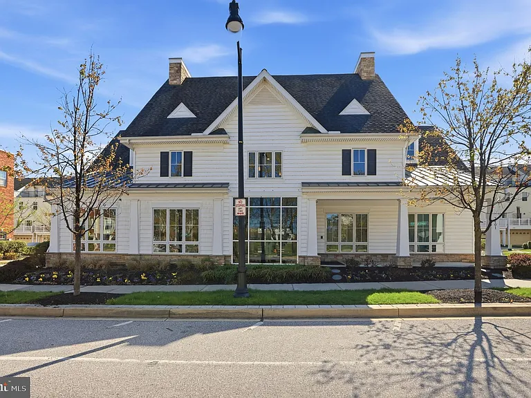 7140 Banbury Dr — Photo 47