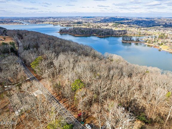 4th image of 980 Phelps Rd