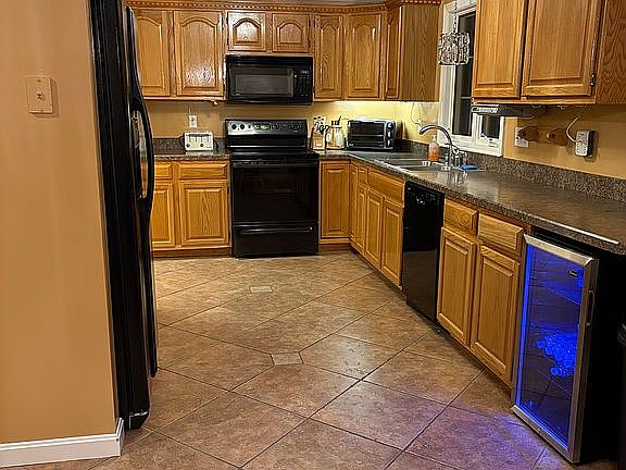 4th image of 8 Palma Ln