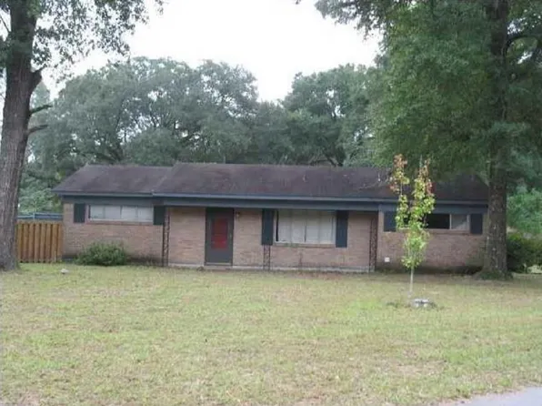 132 Frances Ave, Saraland, AL 36571