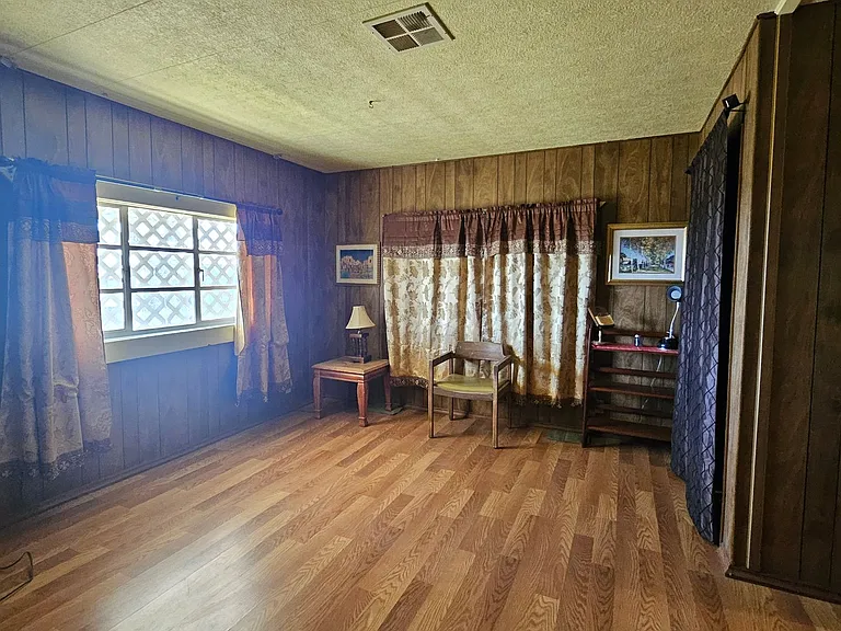 18077 Avenue B — Photo 10