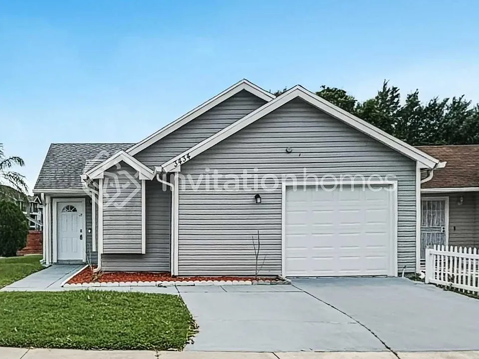 3434 Coachlight Dr