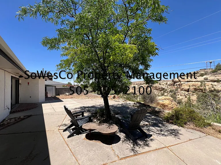 208 E 38th St — Photo 21