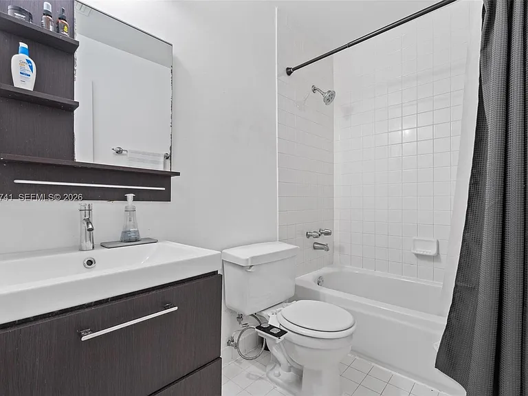 6235 Kendale Lakes Cir #247 — Photo 16