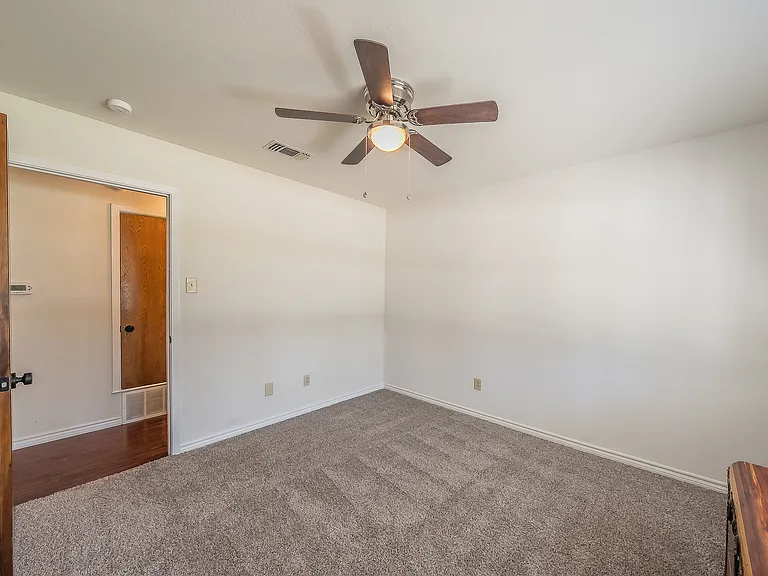 302 W Hale Ave — Photo 13
