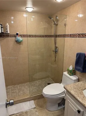 925 NE 26th Ave — Photo 14