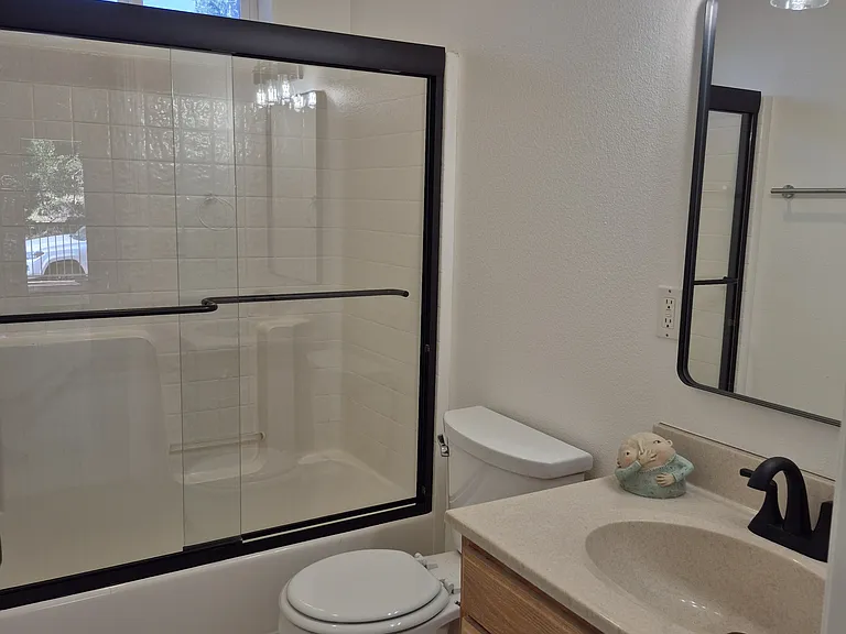349 E Maryland Dr — Photo 10