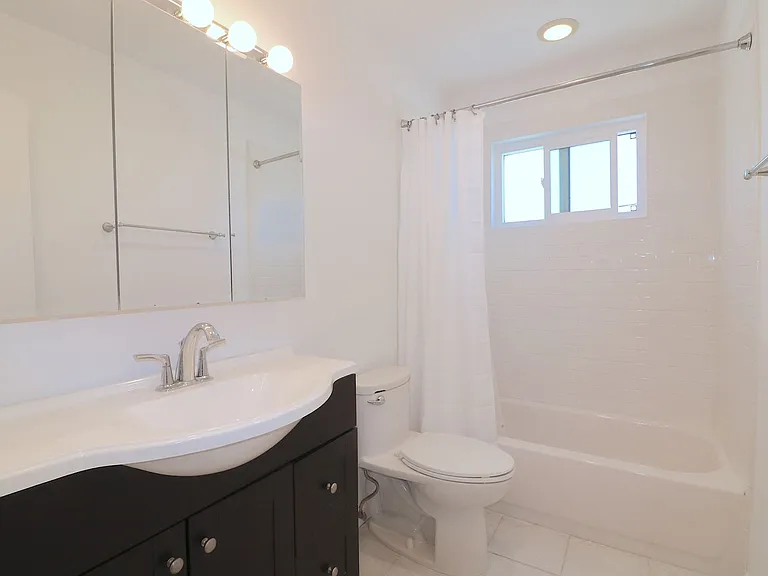 3990 Crown Point Dr — Photo 16