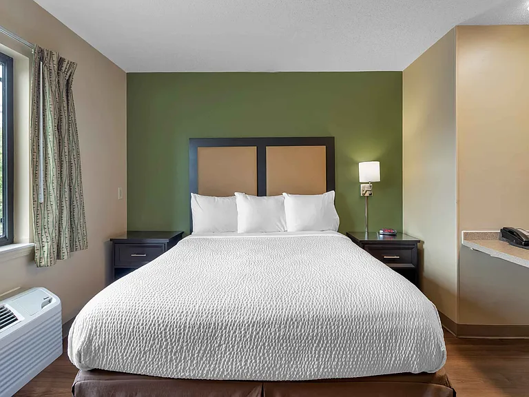 Studio Suite - 1 Queen Bed