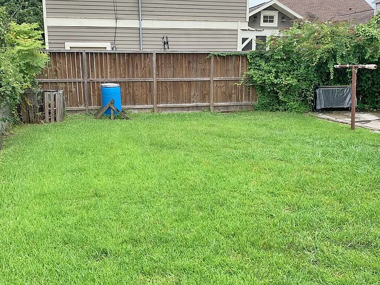 1008 Studewood St — Photo 14