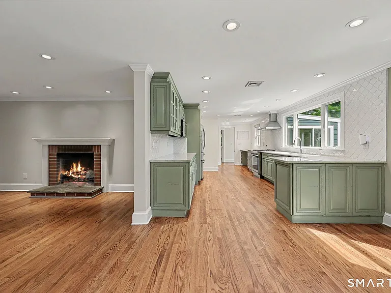 130 W Norwalk Rd — Photo 8
