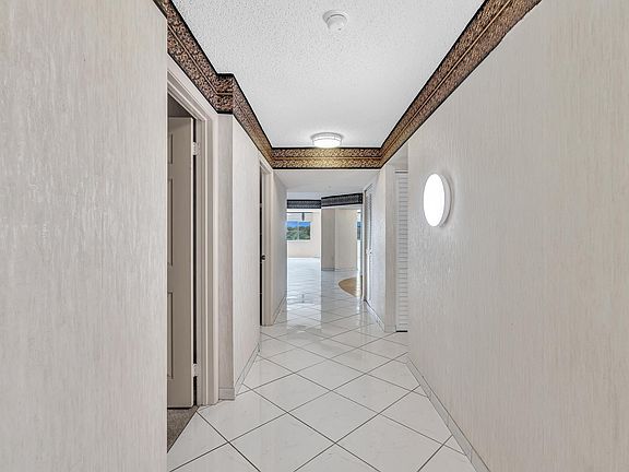 5th image of 7557 GRANVILLE Drive #305