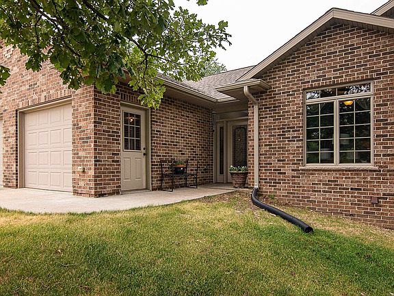 2nd image of 10147 Higley Dr