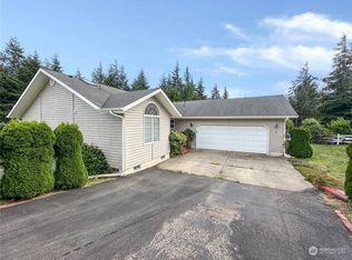 5 Bayview Ln, Hoquiam, WA