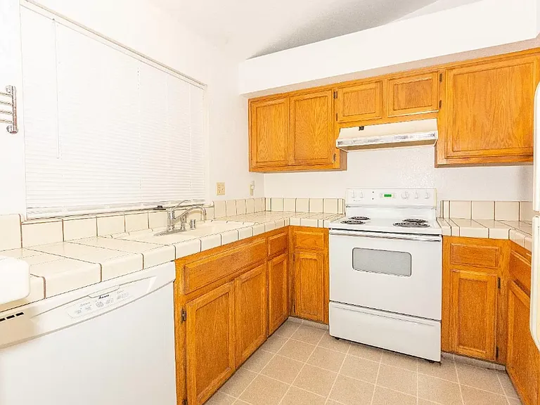 8005 Cold Creek Ct — Photo 8