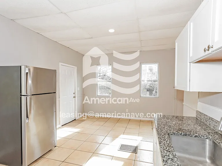 765791_007_kitchen_7.jpg